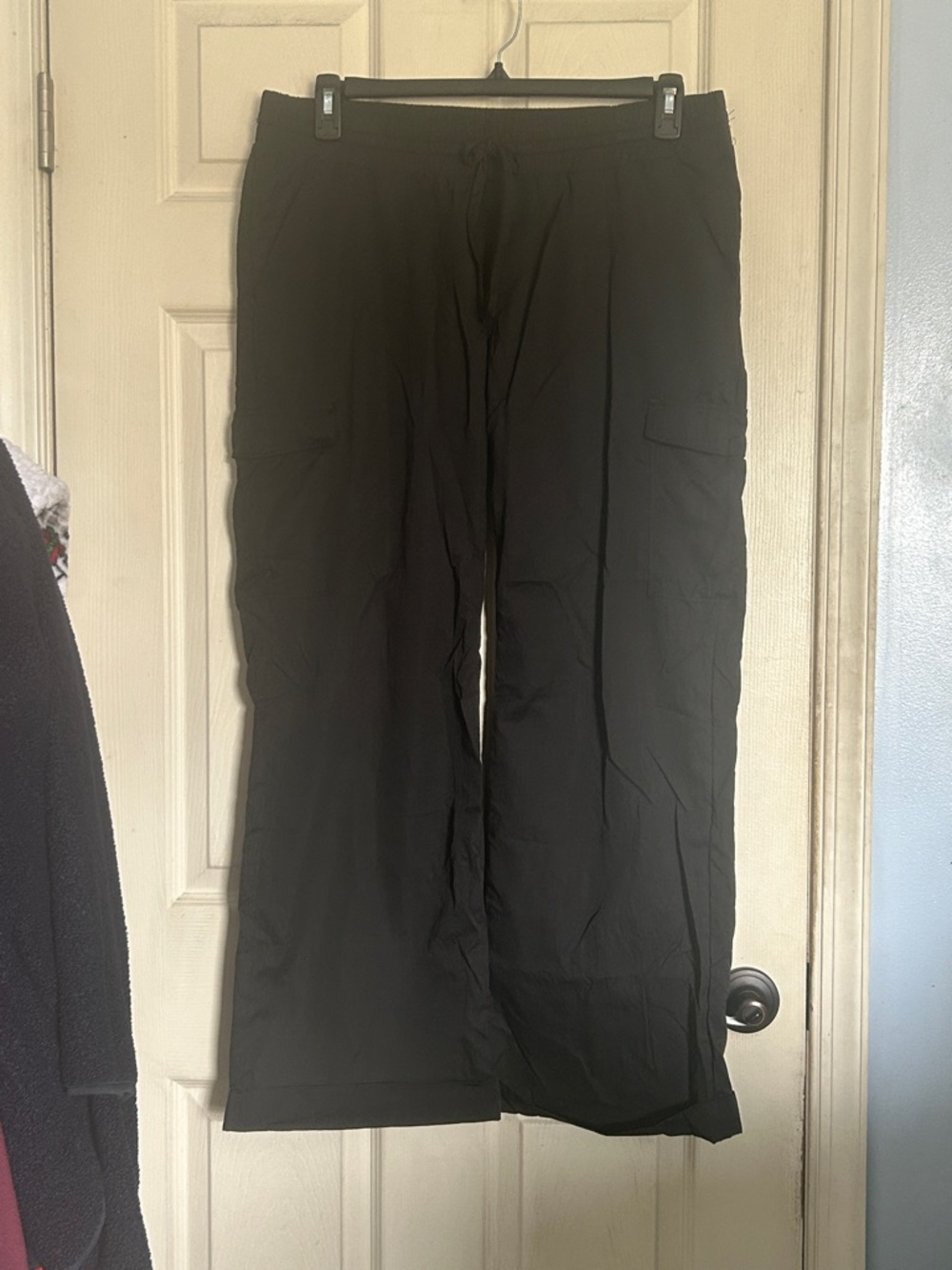 NWT Motherhood Maternity utility cargo jogger size small - Picture 5 of 9